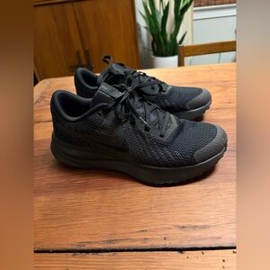 Nike Run Defy sneakers size 7